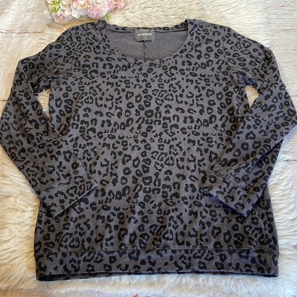 Monrow Gray Leopard Print Boyfriend Pullover sz M - Picture 1 of 8